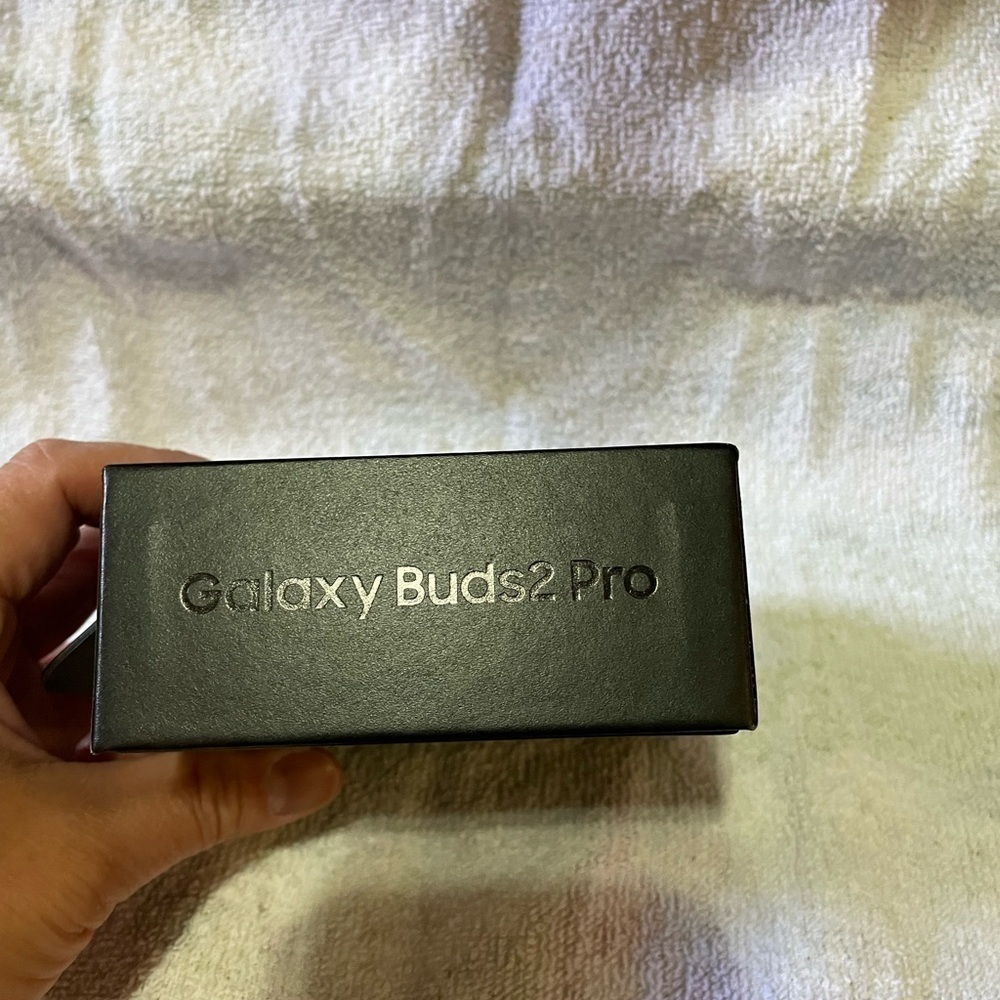 Samsung Galaxy Buds2 Pro True Wireless Bluetooth Earbuds WHITE - Picture 4 of 5
